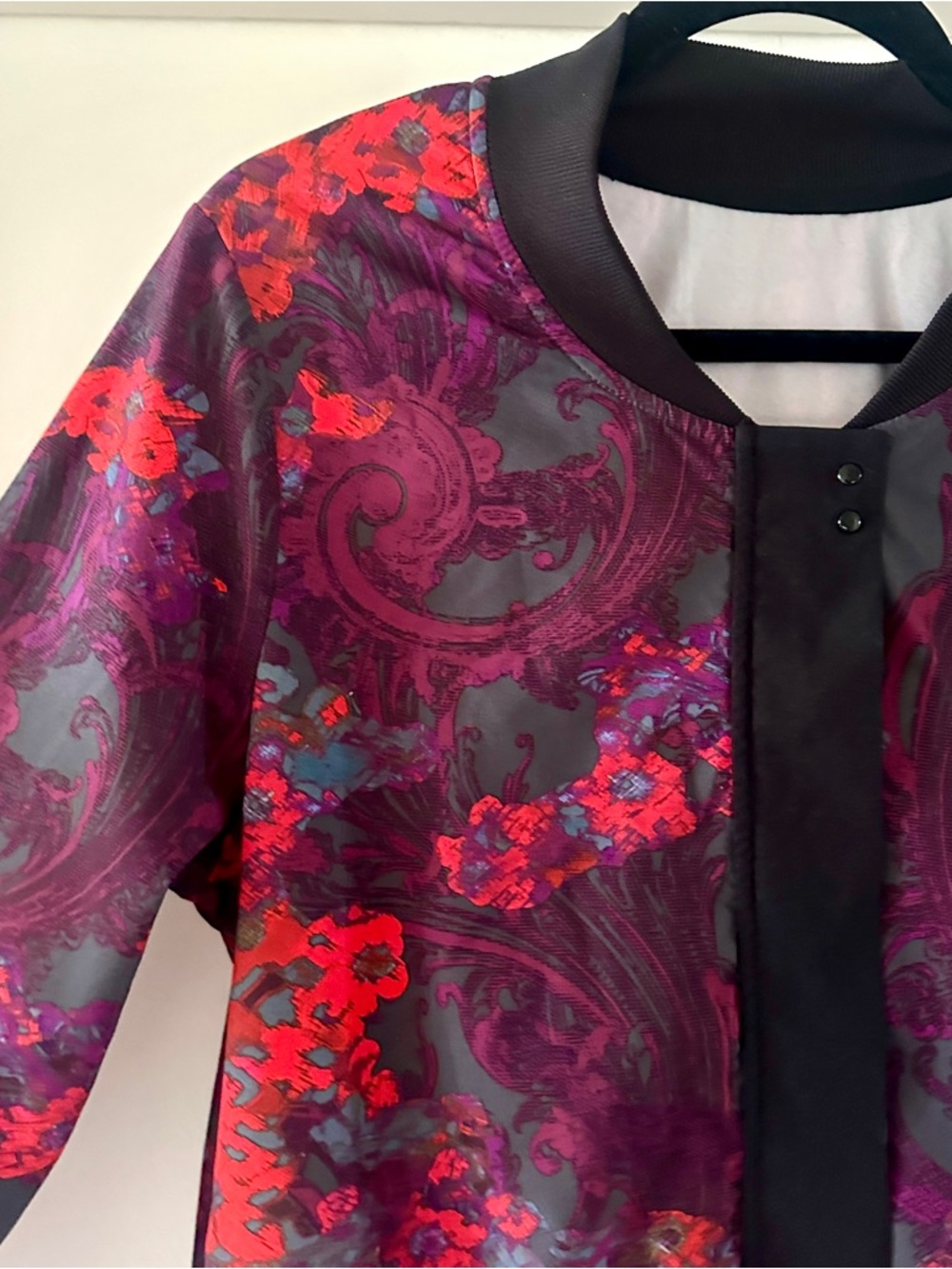 Fabletics | Ithaca Bomber Jacket - Picture 4 of 9